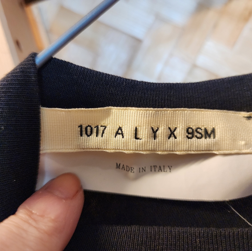 1017 alyx 9sm tee zipper back sz L
